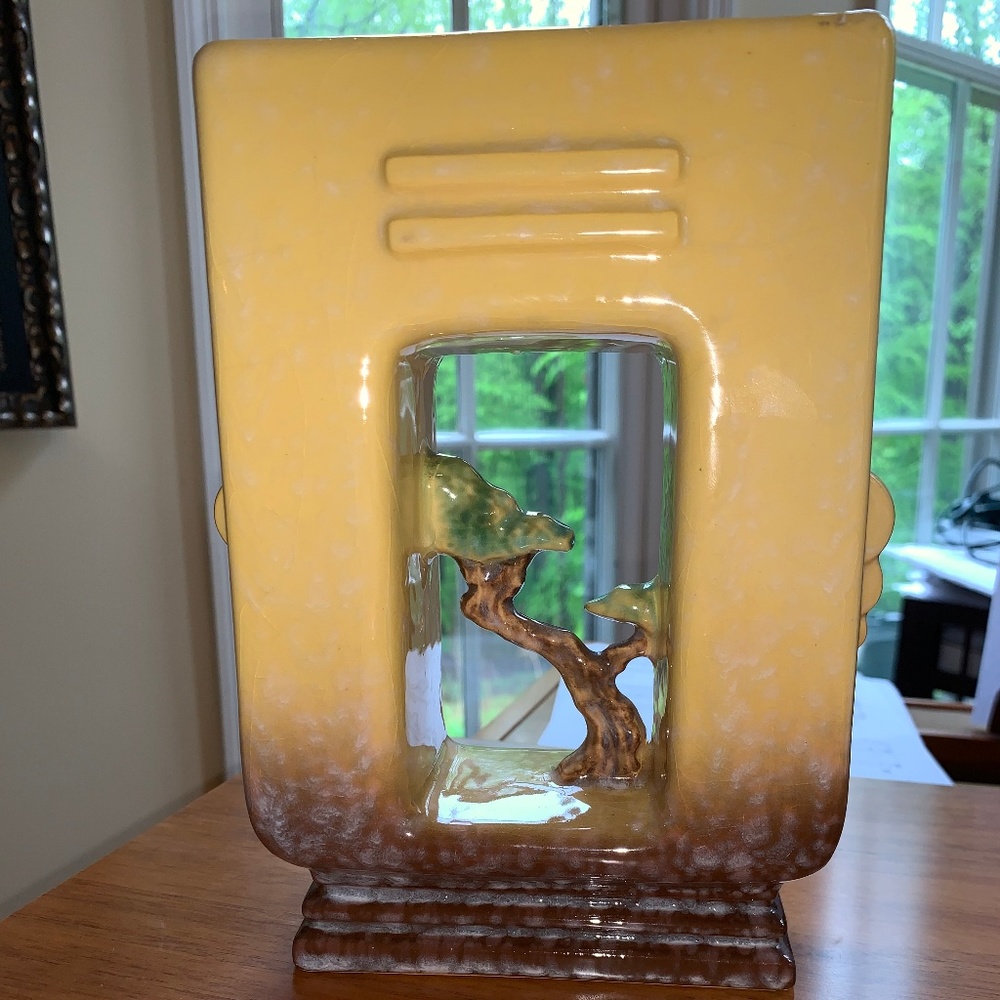 Vase roseville cypress tree